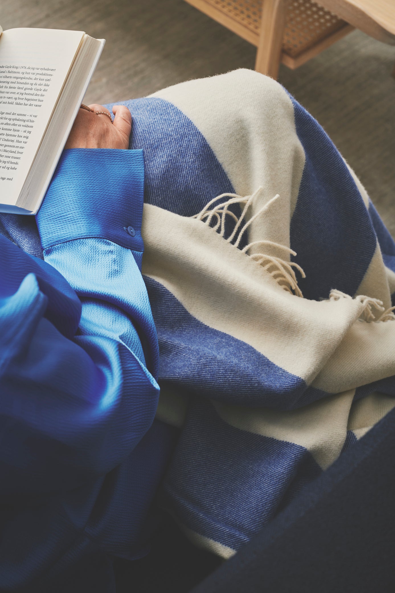 Silkeborg Uldspinderi ApS The Sweater 130x190 cm Throw 07003 Cobalt (5330)