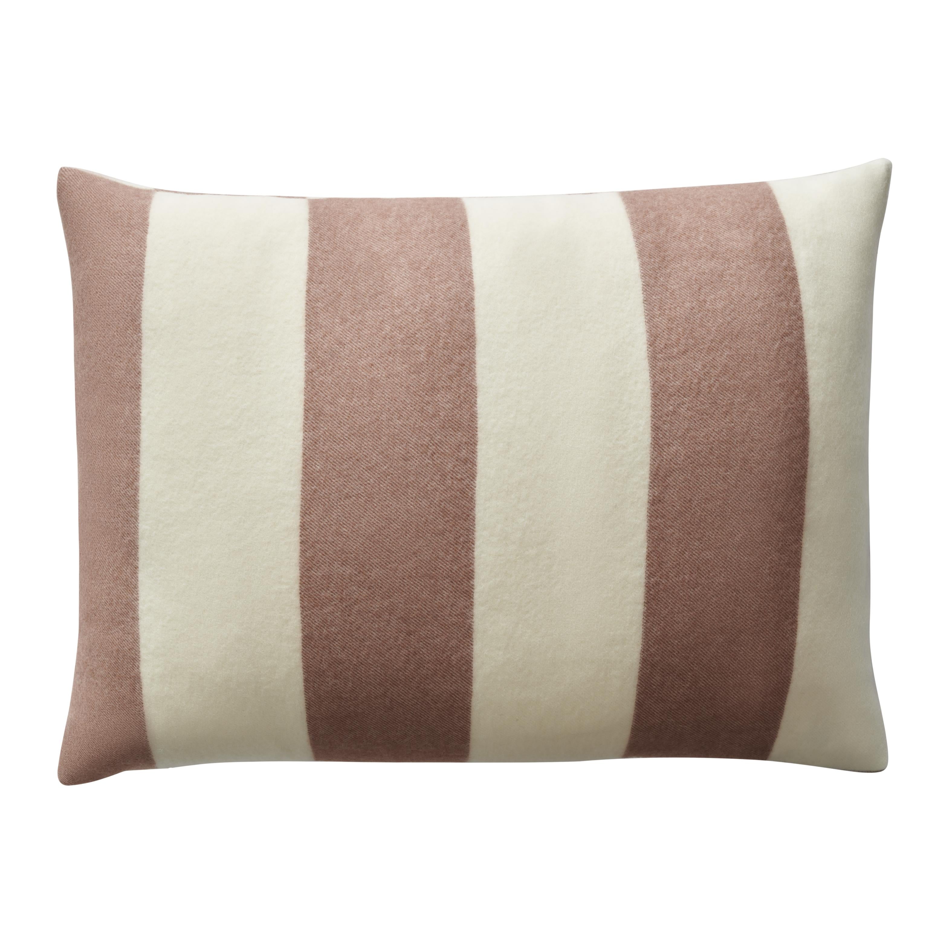 Silkeborg Uldspinderi ApS The Sweater 50x70 cm Cushion 05322 Brown