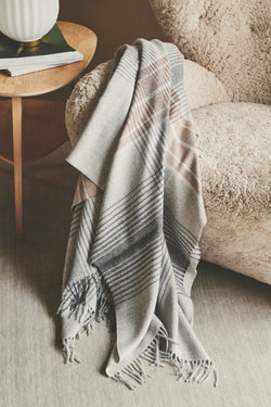 Silkeborg Uldspinderi ApS Bogota 130x200 cm Throw 05318 Classic Grey