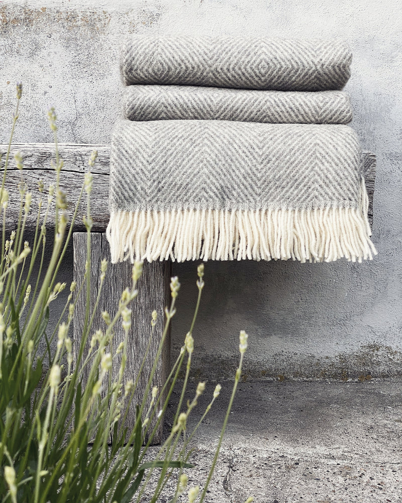 Silkeborg Uldspinderi ApS Fanø 140x240 cm Throw 00109 Light Nordic Grey