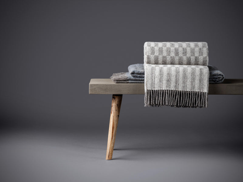 Silkeborg Uldspinderi ApS Stockholm 130x200 cm Throw 00820 Grey White