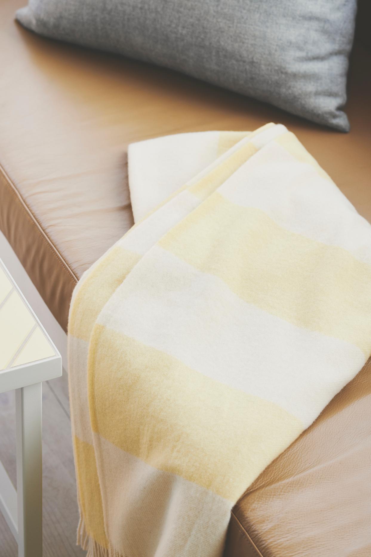 Silkeborg Uldspinderi ApS The Sweater 130x190 cm Throw 05323 Yellow