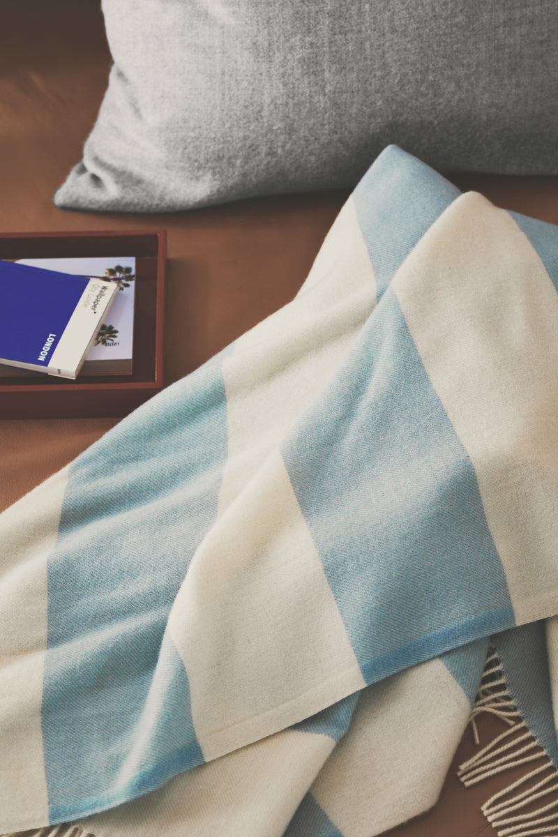 Silkeborg Uldspinderi ApS The Sweater 130x190 cm Throw 05324 Blue
