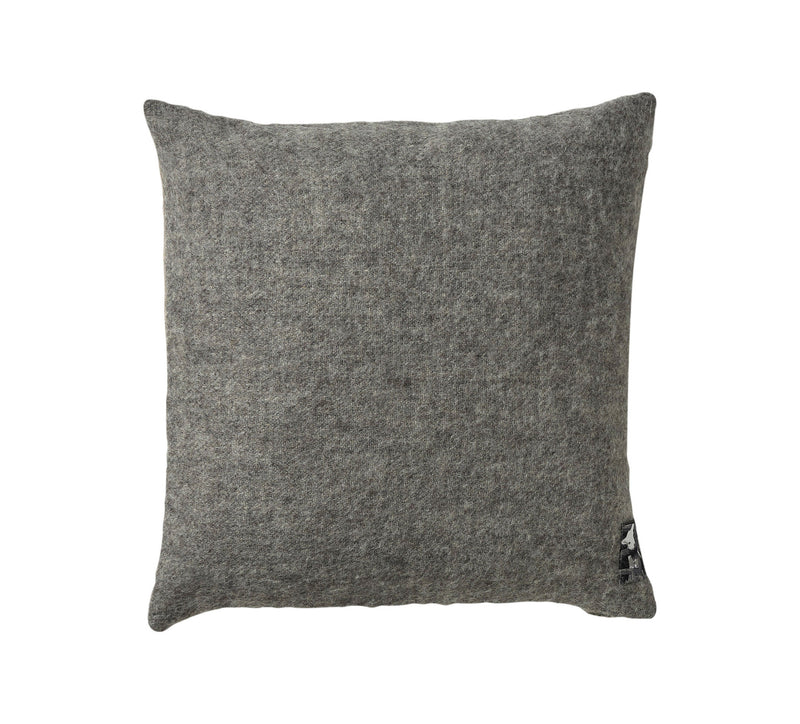 Silkeborg Uldspinderi ApS Gotland Pude 50x50 cm Cushion 0116 Dark Nordic Grey