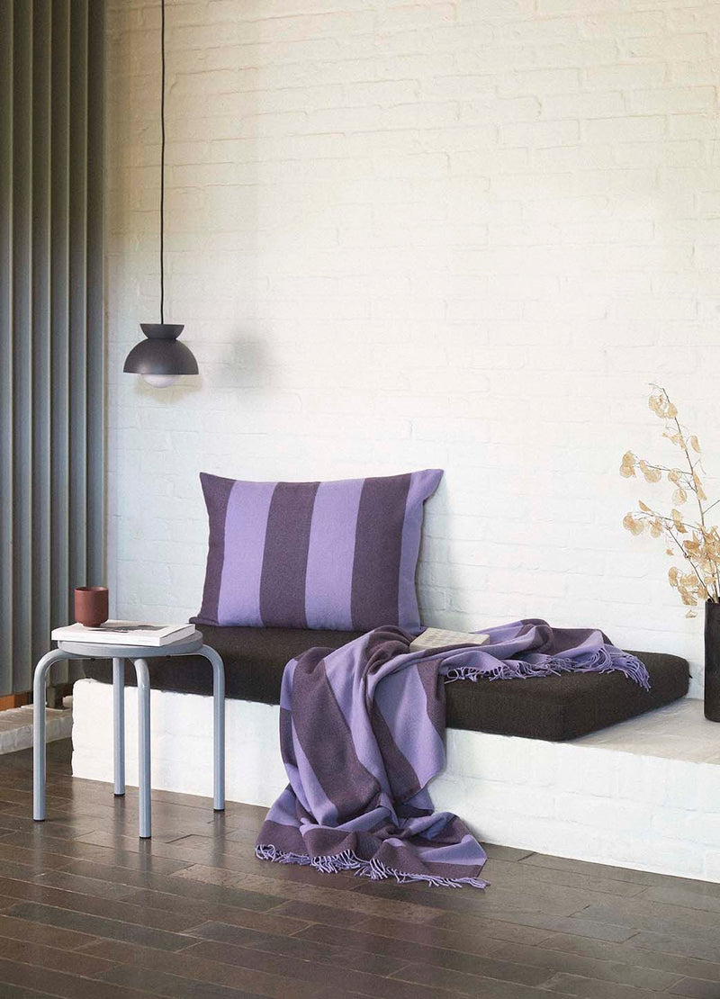 Silkeborg Uldspinderi ApS The Sweater Polychrome pude 50x70 cm Cushion 1002 Lavender / Purple