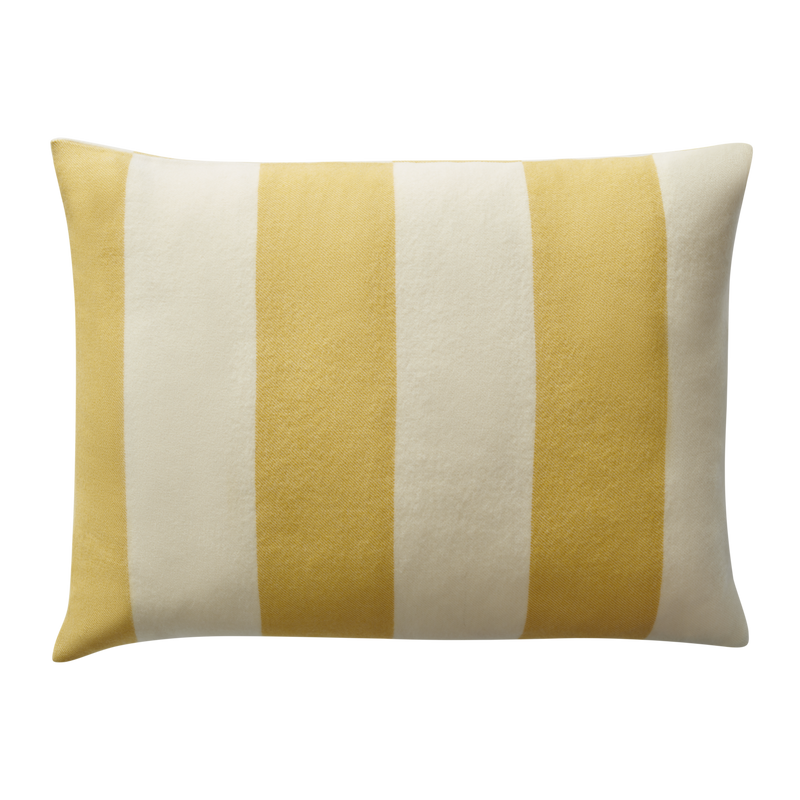 Silkeborg Uldspinderi ApS The Sweater Pude 50x70 cm Cushion 8007 Golden Yellow